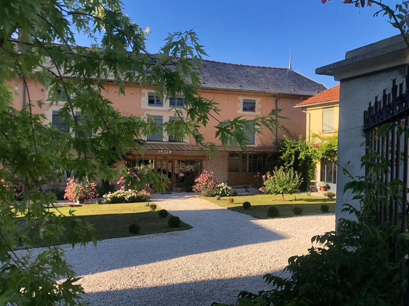 Domaine Hotel De France Cunfin ภายนอก รูปภาพ